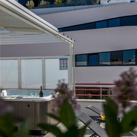 Seaside Penthouse With Hot Tub Sky Living Daire Split Dış mekan fotoğraf