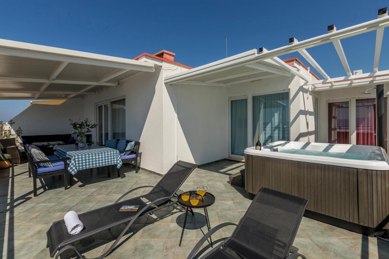 Seaside Penthouse With Hot Tub Sky Living Daire Split Dış mekan fotoğraf