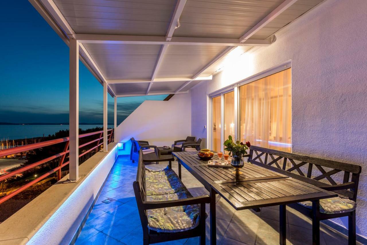 Seaside Penthouse With Hot Tub Sky Living Daire Split Dış mekan fotoğraf