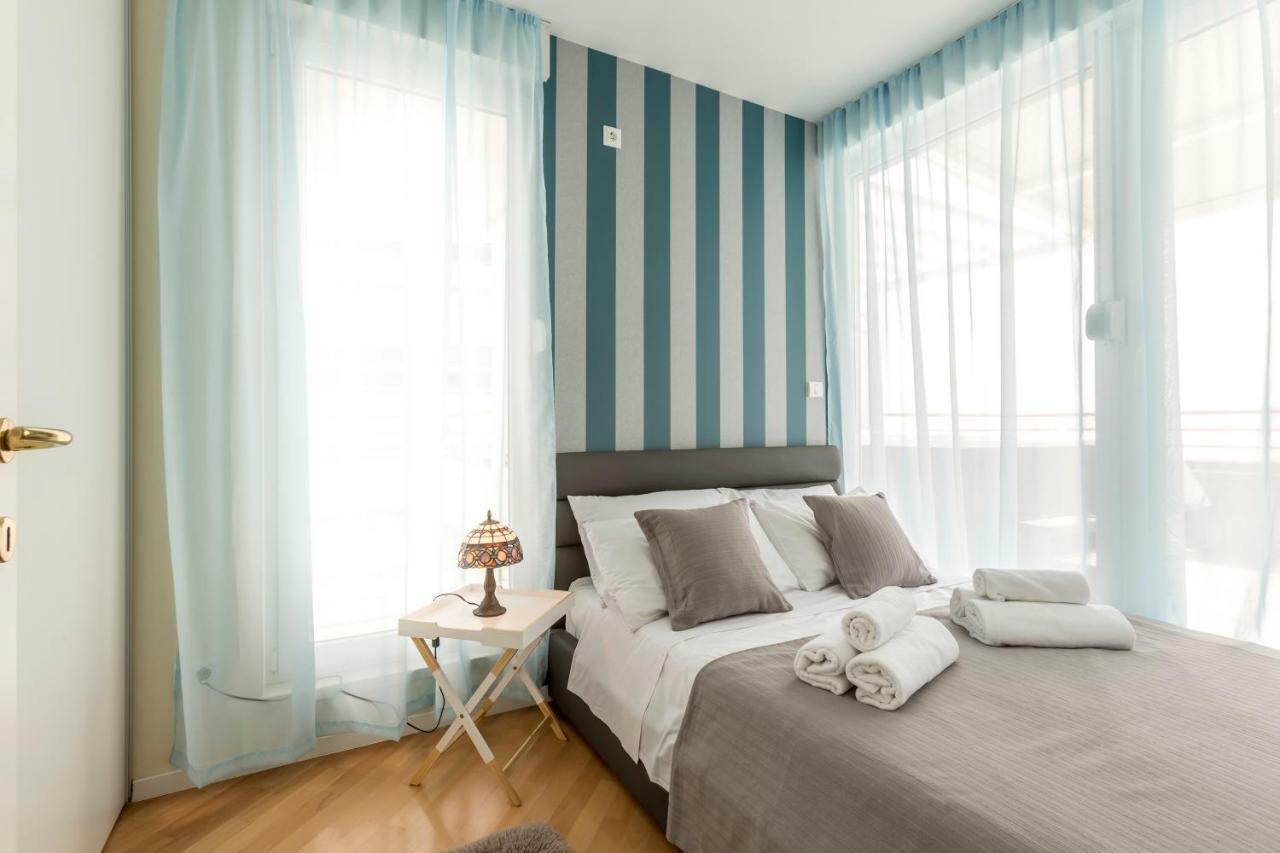 Seaside Penthouse With Hot Tub Sky Living Daire Split Dış mekan fotoğraf